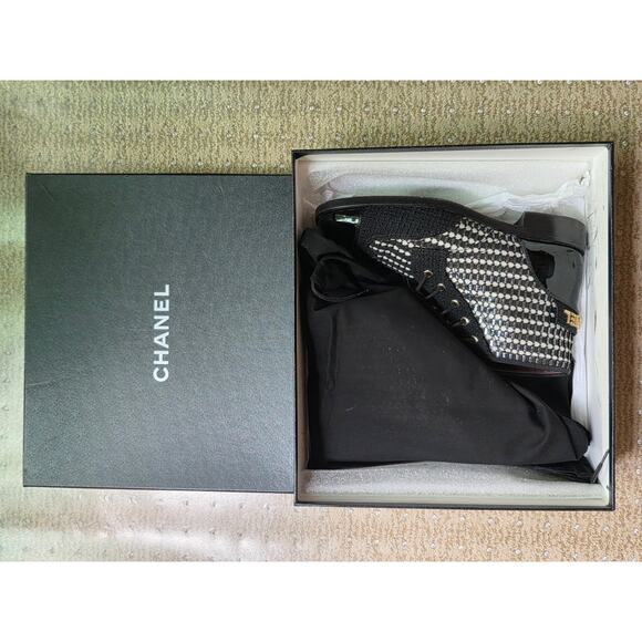 Chanel 2017 Tweed Pattern Logo Embellished Combat Boots 39 sz - Picture 4 of 15